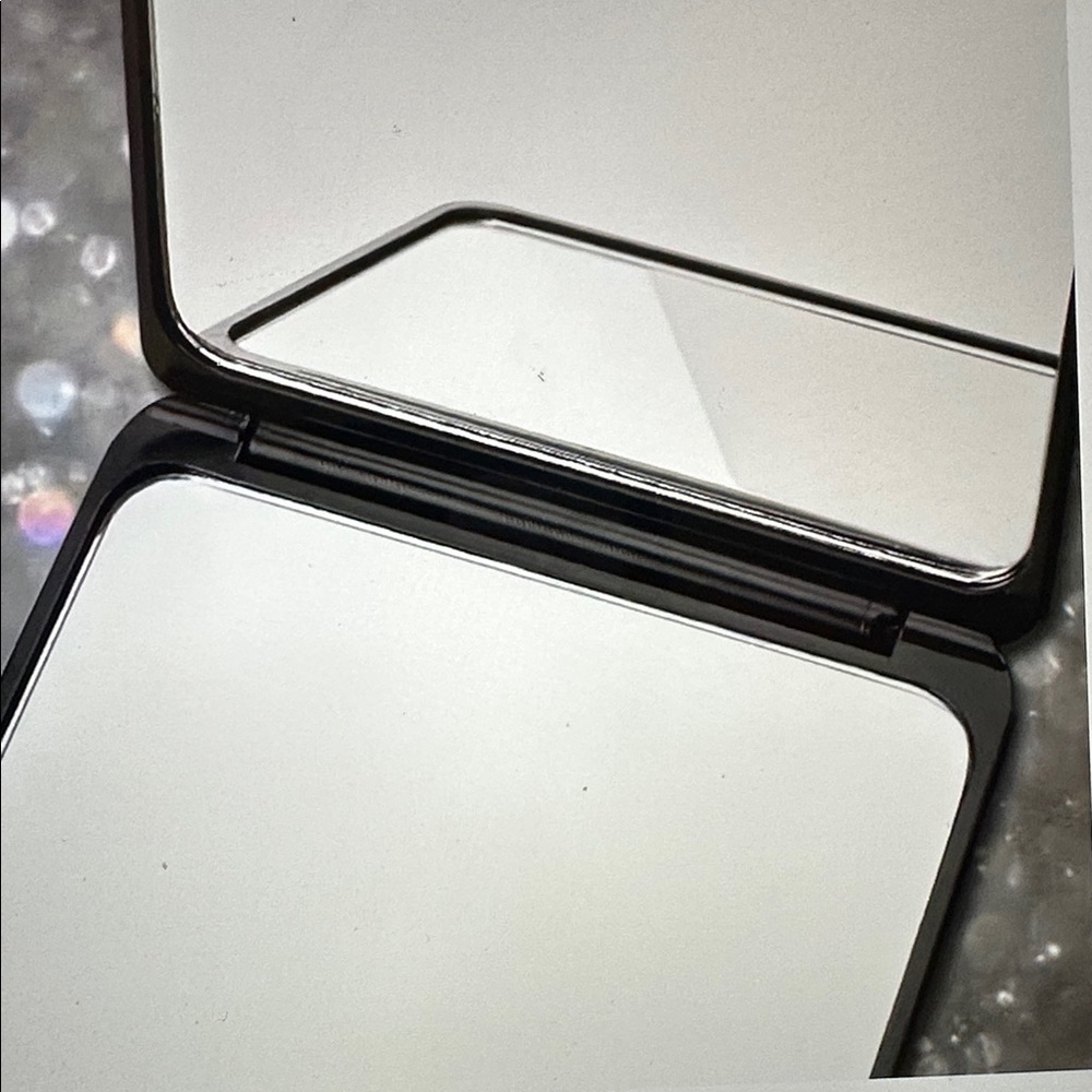 ❣️5|$25❣️Black or Silver Rhinestone Compact Mirror. 🆕 - Picture 5 of 6